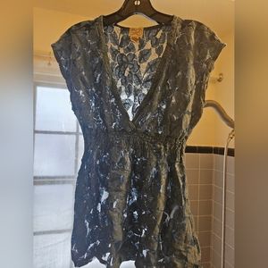 EYELASH COUTURE Teal lace top V neck Size L